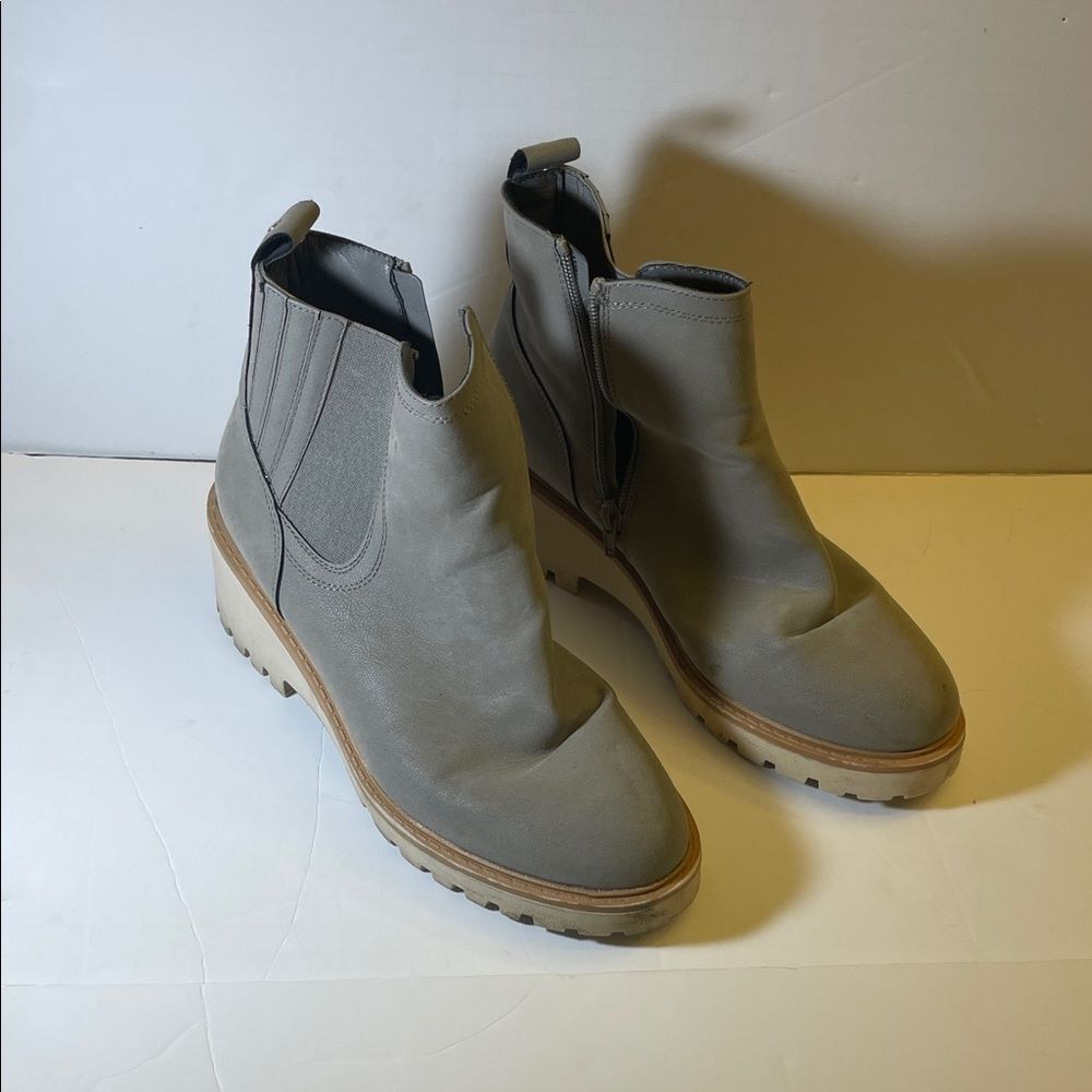 Maurices Light Gray Ankle Booties